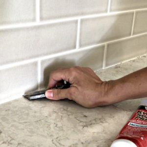 how-to-caulk-kitchen-counter-2